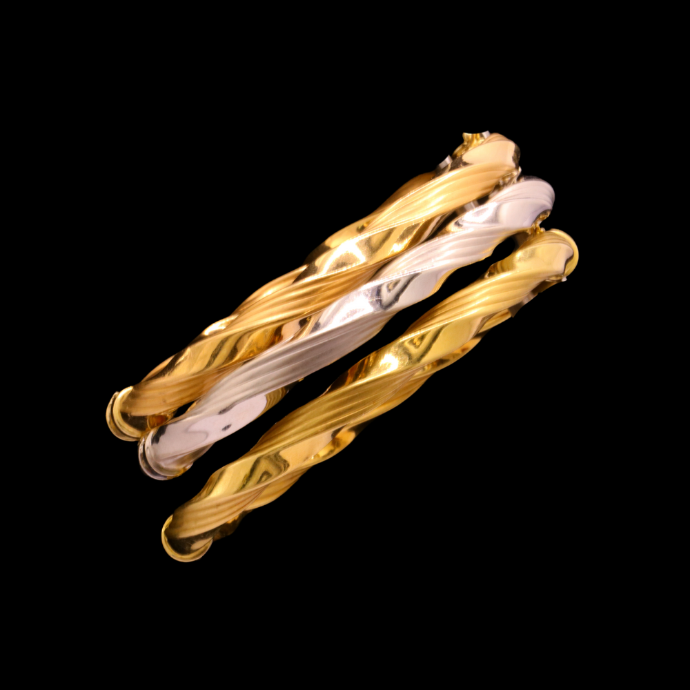 18k Gold Bangle Bracelet